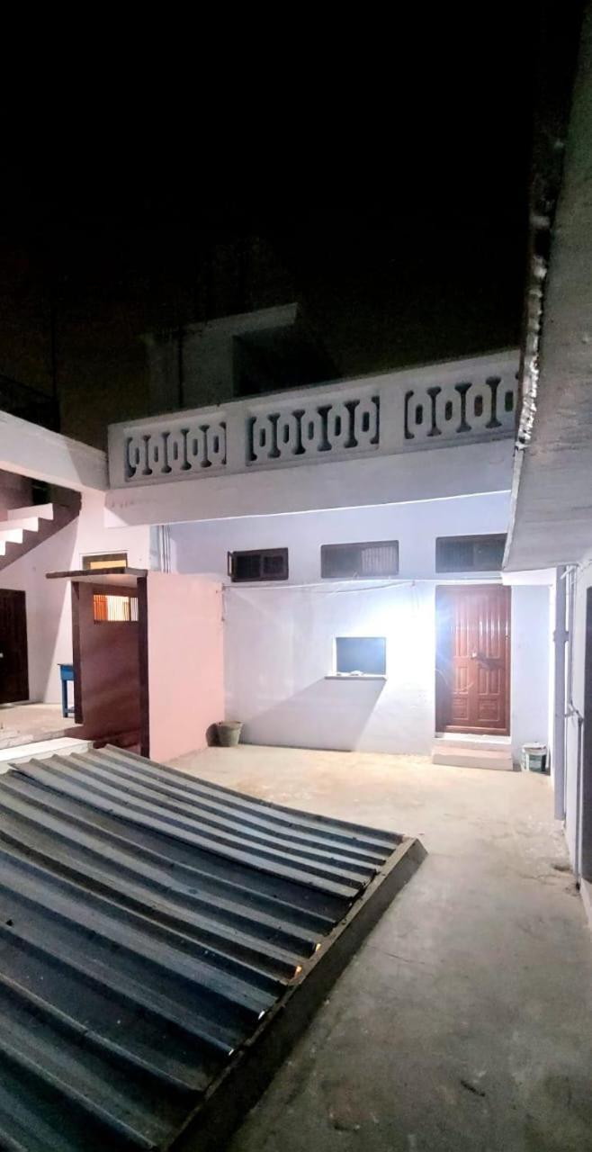 Shree Valmiki Home Stay Ayodhya ภายนอก รูปภาพ